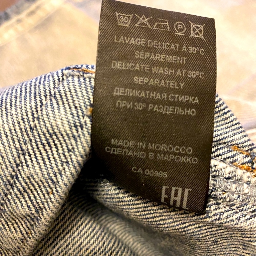 High-Rise Light Wash Women’s Jeans - Picture 13 of 16